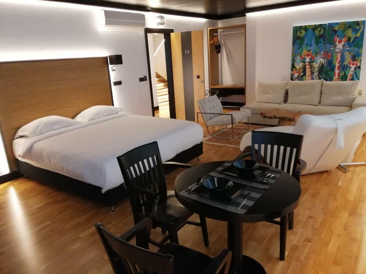 אתונה Andromeda Downtown Residence מראה חיצוני תמונה