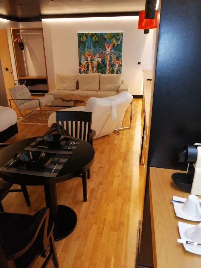 אתונה Andromeda Downtown Residence מראה חיצוני תמונה
