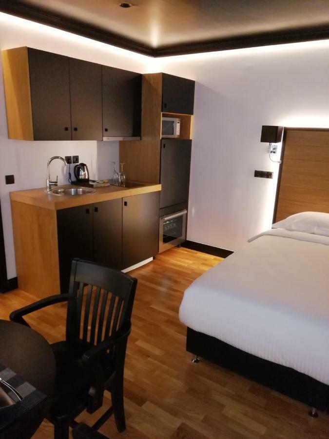 אתונה Andromeda Downtown Residence מראה חיצוני תמונה